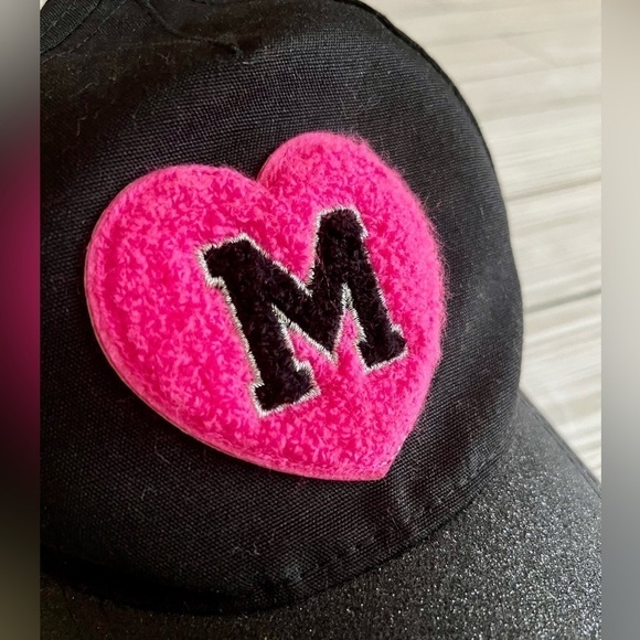 JUSTICE Letter M Initial Girls Heart Black Hot Pink Glitter Fuzzy Baseball Cap - Picture 2 of 6
